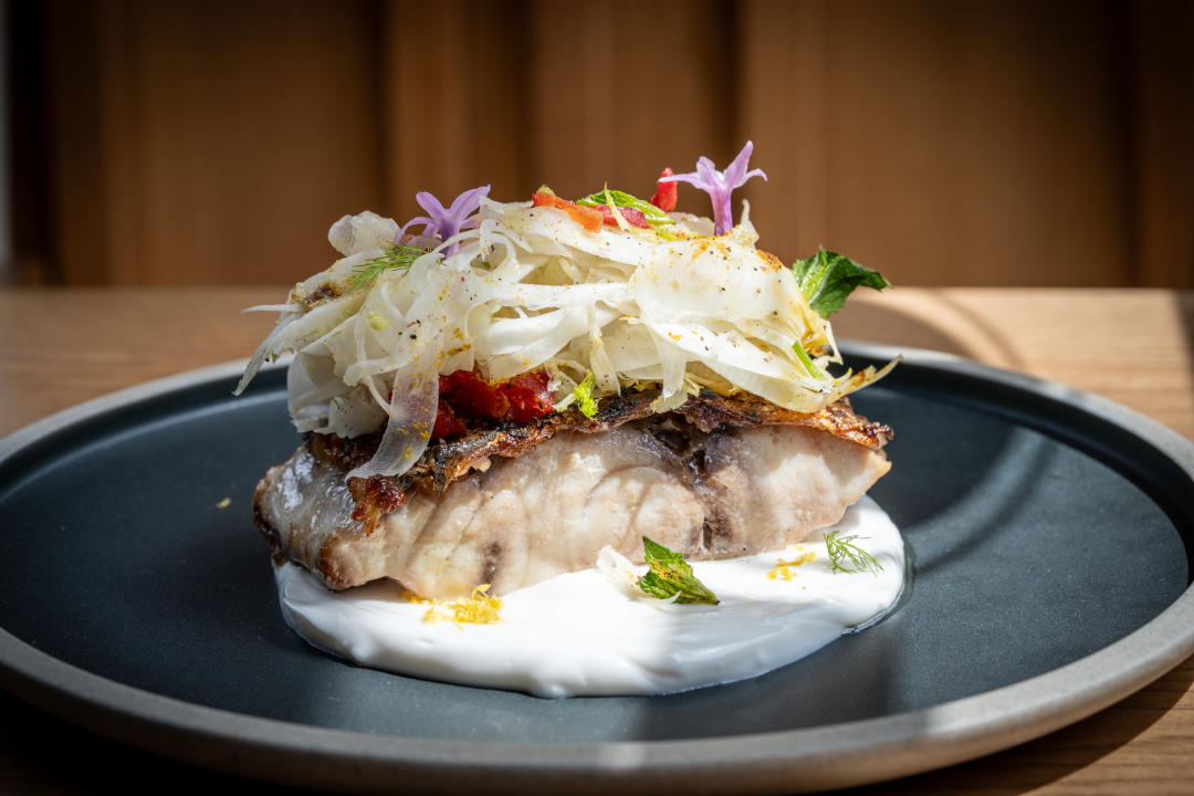 Plato de Restaurante S'escar by Colonial - Cocina de brasa en Colònia de Sant Jordi